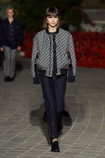 Look 53